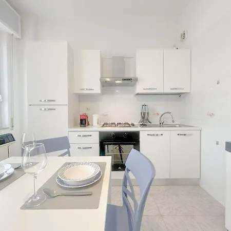 Elegante A 600 Meter Dal Mare Appartement